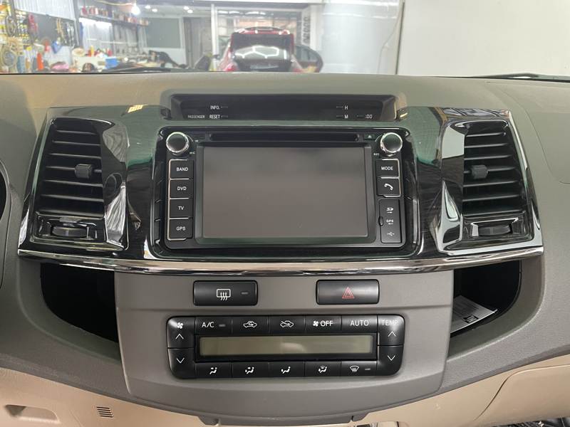 MAN HINH XE TOYOTA FORTUNER